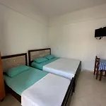 Agalliu Πανσιόν *