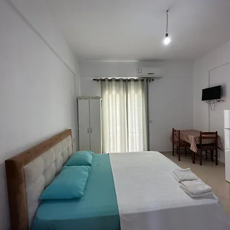 Agalliu Guest house *